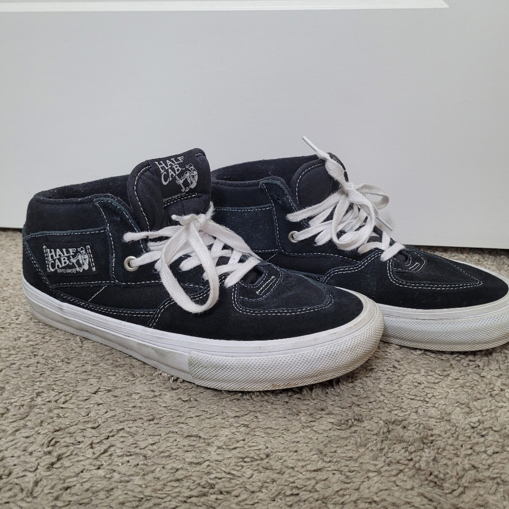 Vans Half Cab Pro Black White skate shoes. Size 7.5